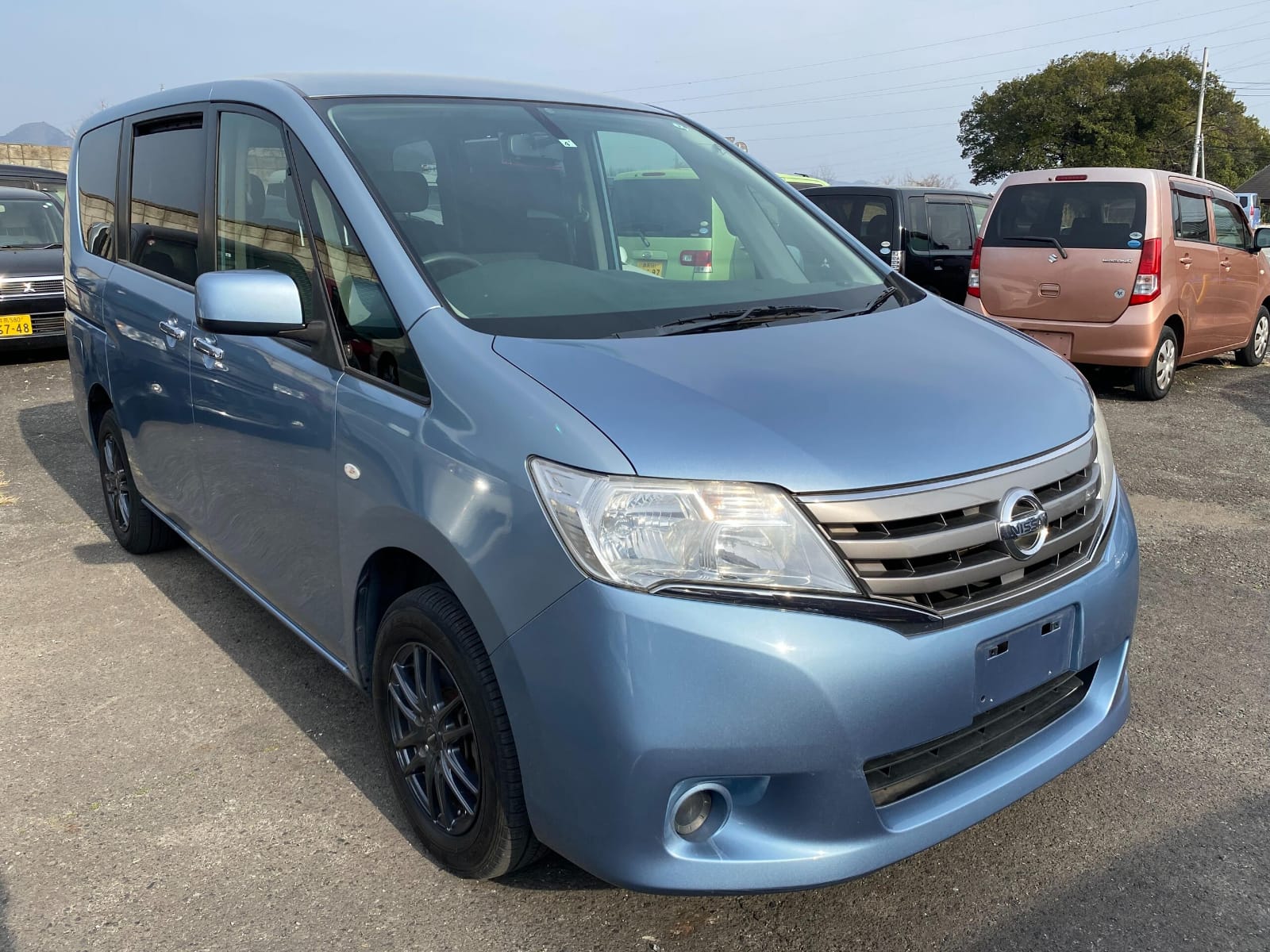 2013 NISSAN SERENA